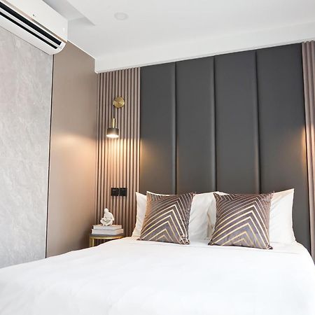 Recharge Studio Apartment & Suites Singapur Pokoj fotografie